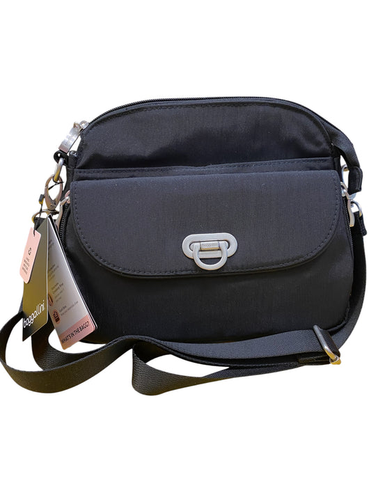 Coastal Flip Lock Crossbody-Black