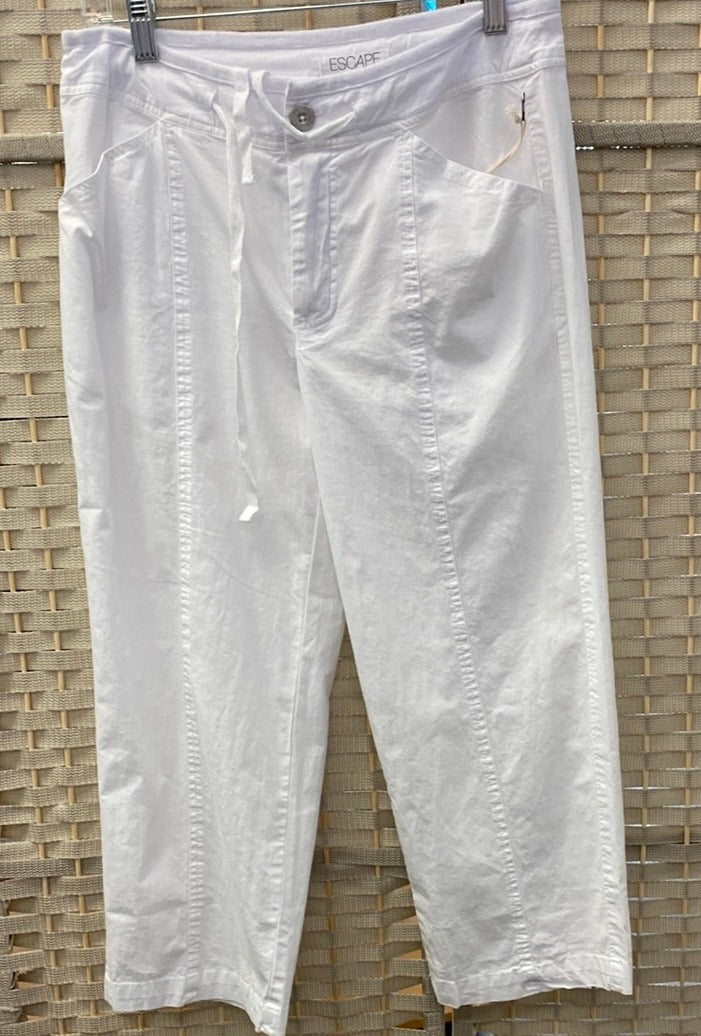 White Capri pants